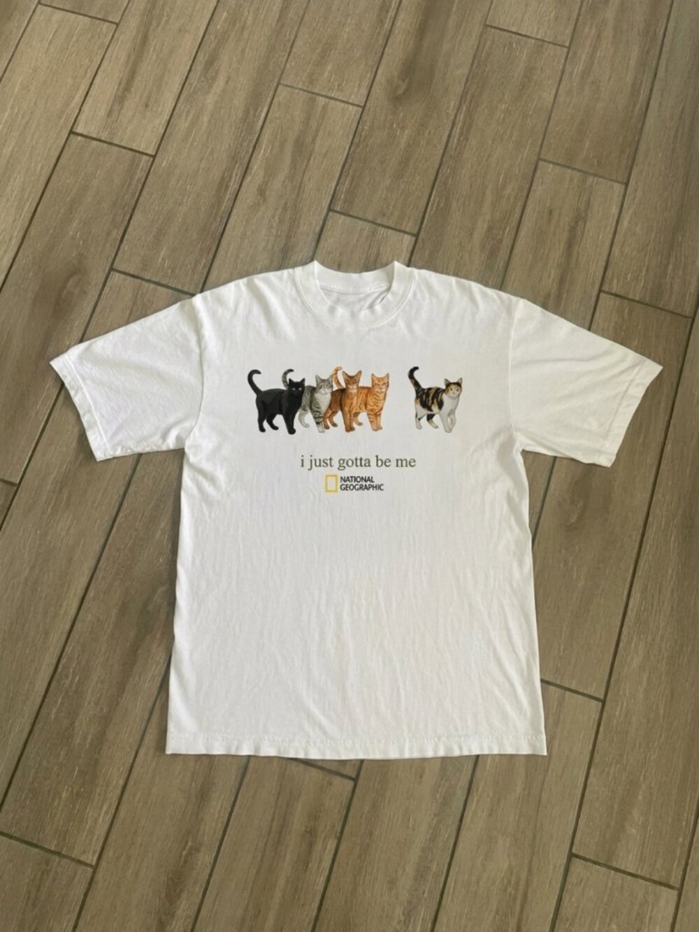 Graphic tee white "National Geographic Cat" T-shirt Reprint